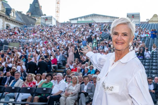 10 July 2026, Bavaria, Regensburg: Gloria, Princess of Thurn and Taxis, stands in the inner courtyard of St. Emmeram Palace ahead of the opening of the Thurn and Taxis Palace Festival. Photo: Armin Weigel/dpa
