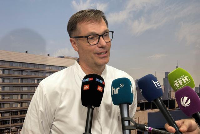 13 July 2026, Hesse, Frankfurt/M.: Dr. Thomas Wolf, head of the special isolation unit at Frankfurt University Hospital, provides information about the treatment of an Ebola patient in Frankfurt. (Best possible quality) Photo: Isabell Scheuplein/dpa