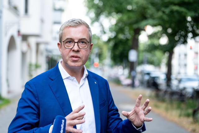 13 July 2026, Berlin: Berlin's Senator for Finance Stefan Evers makes a statement following a meeting of the the Christian Democratic Union of Germany (CDU) state executive committee at the Ernst Lemmer Institute. Photo: Fabian Sommer/dpa