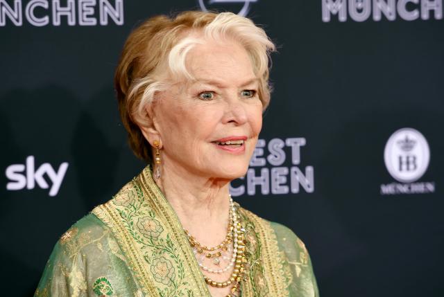 FILED - 22 June 2016, Bavaria, Munich: FILE PHOTO - US actress Ellen Burstyn arrives for the opening of the Munich Film Festival. Photo: Tobias Hase/dpa