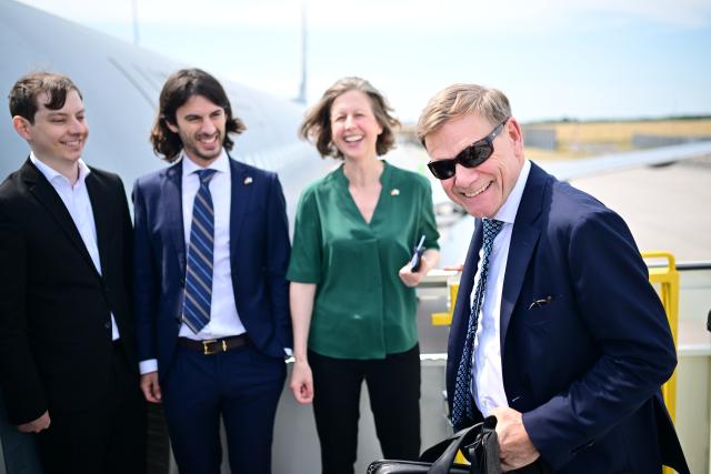 15 July 2026, Brandenburg, Schoenefeld: Johann Wadephul, Germany's Foreign Minister, boards a government aircraft at the military section of Berlin Brandenburg Airport before departing for Finland. Photo: Sebastian Gollnow/dpa