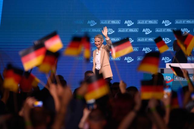 18 July 2026, Saxony-Anhalt, Magdeburg: Alice Weidel, federal co-chair of the AfD, waves from the stage during the launch of the AfD Saxony-Anhalt election campaign in Magdeburg. The state election in Saxony-Anhalt will be held on 6 September 2026. Photo: Klaus-Dietmar Gabbert/dpa