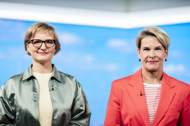 19 July 2026, Berlin: Franziska Brantner (L), German Chair of Alliance 90/The Greens, and Anna Engelke, deputy director of the ARD Berlin studio, are pictured at the ARD Berlin studio ahead of the ARD summer interview on "Bericht aus Berlin". Photo: Christoph Soeder/dpa