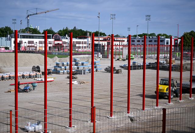 20 July 2026, Bavaria, Munich: Construction equipment seen on the club's grounds on Saebener Strasse before the preseason first training session. Photo: Sven Hoppe/dpa