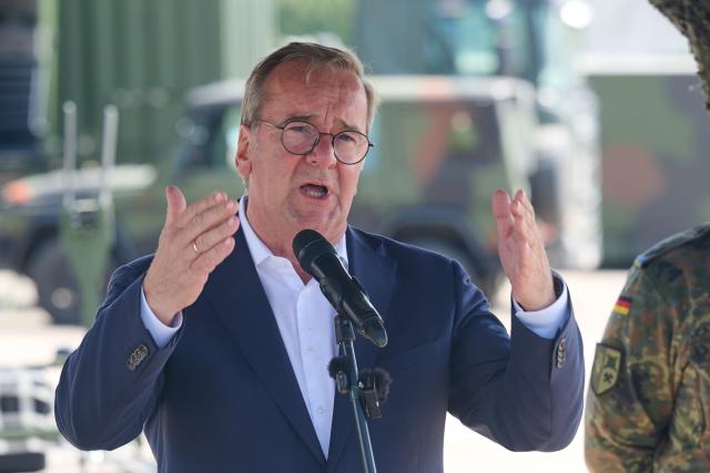 21 July 2026, North Rhine-Westphalia, Unna: German Minister of Defense Boris Pistorius makes a statement to reporters during a visit to Supply Battalion 7 at the Glueckauf Barracks. Photo: Bernd Thissen/dpa