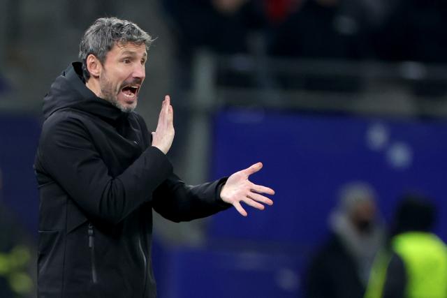 FILED - 28 November 2023, Hamburg: FILE PHOTO - Antwerp coach Mark van Bommel cheers on his team from the touchline during the UEFA Champions League Group H soccer match between Schachtar Donezk and FC Antwerp at the Volksparkstadion Stadium. Former Netherlands midfielder Mark van Bommel is set to become Belgium coach, according to a media report. Photo: Christian Charisius/dpa