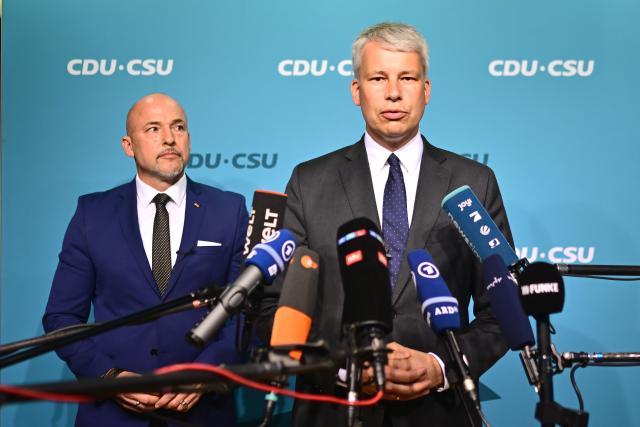 22 July 2026, Berlin: Alexander Hoffmann (L), Interim chair of the Christian Democratic Union of Germany (CDU) and the Christian Social Union in Bavaria (CSU) parliamentary group in the Bundestag, and Steffen Bilger, first parliamentary secretary of the CDU/CSU parliamentary group in the Bundestag, speak during a press briefing held by the CDU/CSU parliamentary group in the Bundestag. Photo: Sebastian Gollnow/dpa