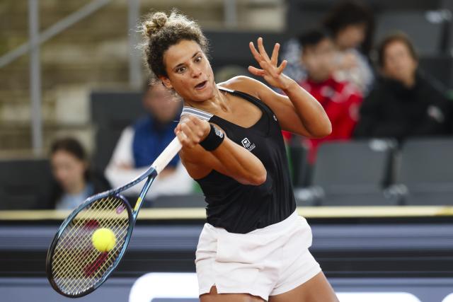 FILED - 25 July 2023, Hamburg: FILE PHOTO - Egyptian tennis player Mayar Sherif in action during her first-round match against Germany's Eva Lys, at the Hamburg European Open, at Rothenbaum Tennis Stadium. Photo: Frank Molter/dpa