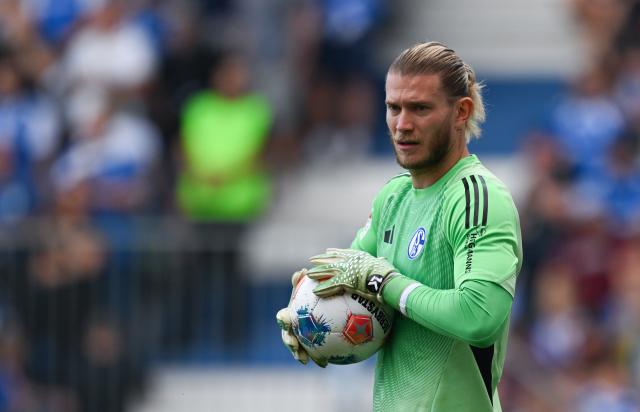 FILED - 20 September 2025, Saxony-Anhalt, Magdeburg: FILE PHOTO - Schalke goalkeeper Loris Karius in action during the German second Bundesliga soccer match between 1. FC Magdeburg and FC Schalke 04 at Avnet Arena. Photo: Hendrik Schmidt/dpa