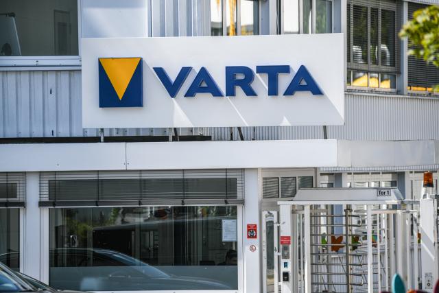 23 July 2026, Baden-Wuerttemberg, Ellwangen: The German company manufacturing batteries Varta logo at the entrance to a company building. Photo: Jason Tschepljakow/dpa