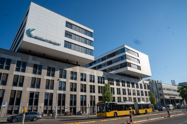24 July 2026, Baden-Wuerttemberg, Stuttgart: A view of Stuttgart University Hospital in Stuttgart. Following the life-threatening attack on a woman at her workplace in a shopping centre, the suspect is due to appear before a magistrate. Photo: Enrique Kaczor/dpa