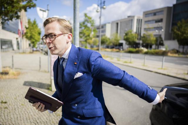 27 July 2026, Berlin: Philipp Amthor (CDU) arrives at the party's federal headquarters (Konrad-Adenauer-Haus). Amthor has been designated as the Minister of State for Federal-State Relations in the Chancellor's Office. Photo: Christoph Soeder/dpa