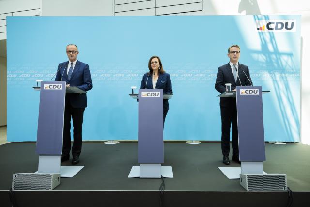 27 July 2026, Berlin: German Chancellor Friedrich Merz (L), CDU Federal Chairman, Franziska Hoppermann (C), the new CDU Secretary General, and Health Minister-designate Carsten Linnemann (R) speak at a press conference at the CDU Federal Headquarters (Konrad-Adenauer-Haus). Photo: Christoph Soeder/dpa