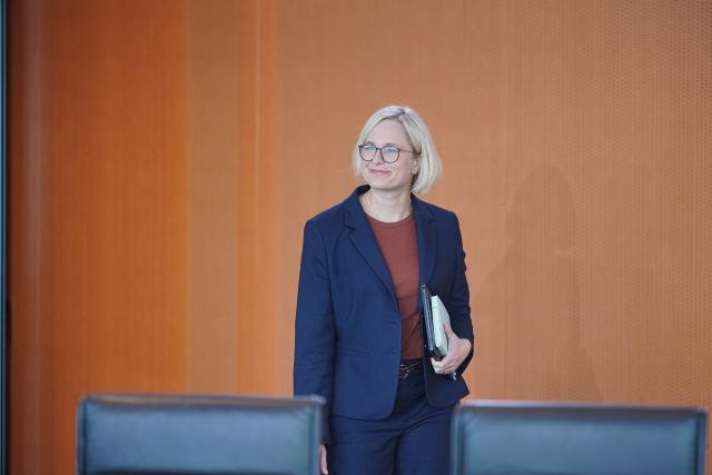 FILED - 18 March 2026, Berlin: File Photo - Christiane Schenderlein, Minister of State for Sport and Volunteering, arrives for a Federal Cabinet meeting at the Chancellery. Photo: Michael Kappeler/dpa