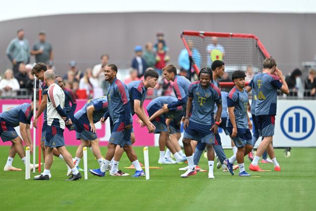 27 July 2026, Bavaria, Tegernsee: Bayern Munich players participate in a training at Lake Tegernsee, as part of the German Bundesliga pre session training camp. Photo: Peter Kneffel/dpa