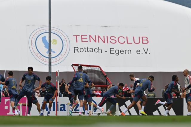 27 July 2026, Bavaria, Tegernsee: Bayern Munich players participate in a training at Lake Tegernsee, as part of the German Bundesliga pre session training camp. Photo: Peter Kneffel/dpa