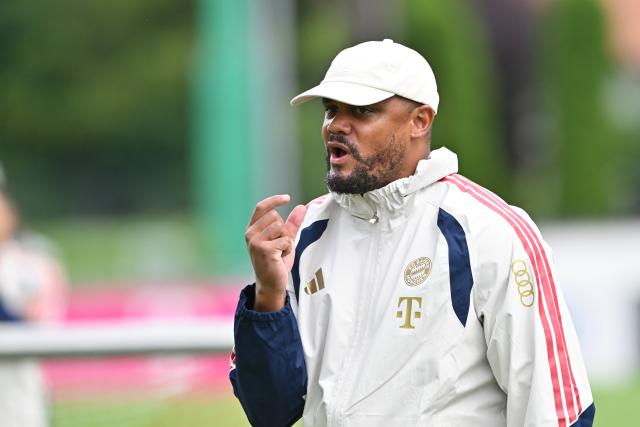 27 July 2026, Bavaria, Tegernsee: Bayern Munich coach Vincent Kompany leads a training at Lake Tegernsee, as part of the German Bundesliga pre session training camp. Photo: Peter Kneffel/dpa