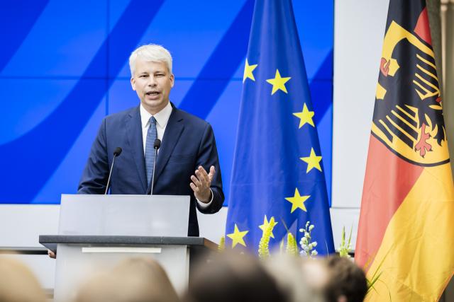 29 July 2026, Berlin: New German Transport Minister Steffen Bilger speaks during the handover ceremony at the Federal Ministry of Transport (BMV). Bilger is taking over the position from Patrick Schnieder. Photo: Christoph Soeder/dpa