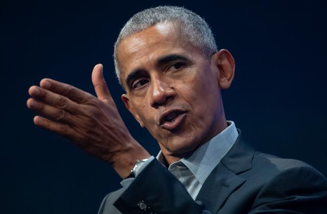 FILED - 29 September 2019, Munich: FILE PHOTO - Former US President Barack Obama speaks at the meeting of the founders and investors of Bits & Pretzels. Photo: Sven Hoppe/dpa