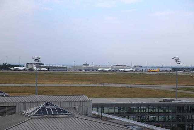 05 August 2026, Saxony, Schkeuditz: Leipzig/Halle Airport suspended flight operations overnight after an unidentified flying object and a suspicious item were found. Photo: Tobias Junghanns/dpa