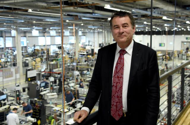 FILED - 17 January 2017, Schleswig-Holstein, Luebeck: FILE PHOTO - Stefan Draeger, the CEO of the German company Draegerwerk Adminstration PLC in an industrial hall in the so-called 'factory of the future' in Luebeck, Germany, 17 January 2017. Photo: picture alliance / Carsten Rehder/dpa