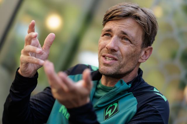 11 August 2026, North Rhine-Westphalia, Harsewinkel: Clemens Fritz, sporting director of Werder Bremen speaks at an interview during the summer training camp at the Hotel-Residence Klosterpforte. Photo: David-Wolfgang Ebener/dpa