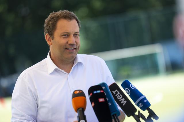 12 August 2026, Berlin: Lars Klingbeil, German Minister of Finance, Vice Chancellor, and Social Democratic Party (SPD) Federal Chairman, gives a press statement during his visit to the Fuechse Berlin sports club. Photo: Christophe Gateau/dpa