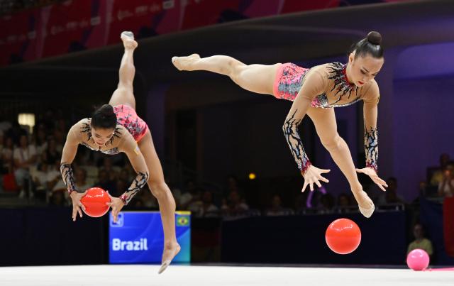 15 August 2026, Hesse, Frankfurt/M.: US team performs during the Women's Group All-Around Final of the Rhythmic Gymnastics World Championships in Frankfurt. Photo: Marijan Murat/dpa