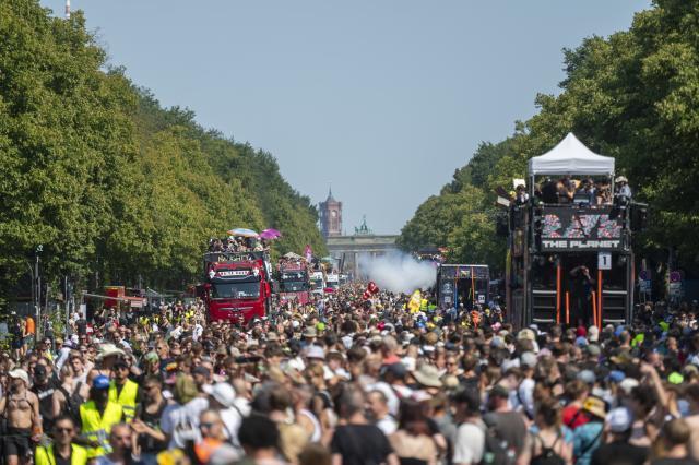 15 August 2026, Berlin: Participants dance at the "Rave The Planet Parade 2026" demonstration. Photo: Christophe Gateau/dpa