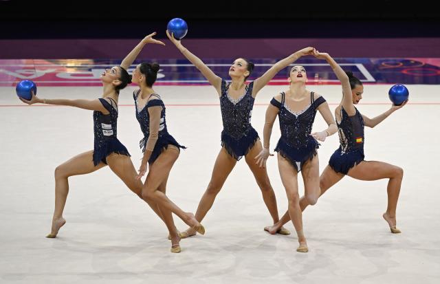 15 August 2026, Hesse, Frankfurt/M.: Spanish team performs during the Women's Group All-Around Final of the Rhythmic Gymnastics World Championships in Frankfurt. Photo: Marijan Murat/dpa