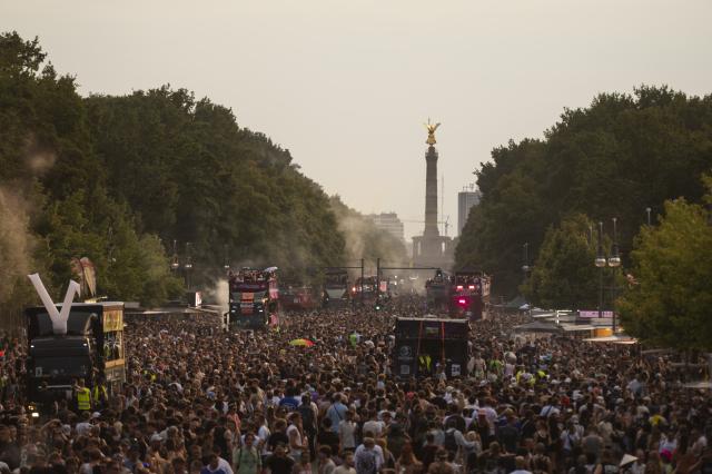 15 August 2026, Berlin: Participants dance at the "Rave The Planet Parade 2026" demonstration. Photo: Christophe Gateau/dpa
