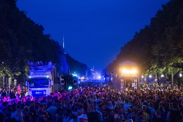 15 August 2026, Berlin: Participants dance at the "Rave The Planet Parade 2026" demonstration. Photo: Christophe Gateau/dpa