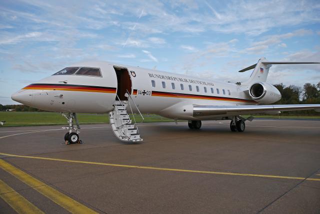 FILED - 27 September 2019, North Rhine-Westphalia, Noervenich: FILE PHOTO - A German Air Force Bombardier Global 5000 is parked at the airport of Tactical Air Force Wing 31. Photo: Oliver Berg/dpa