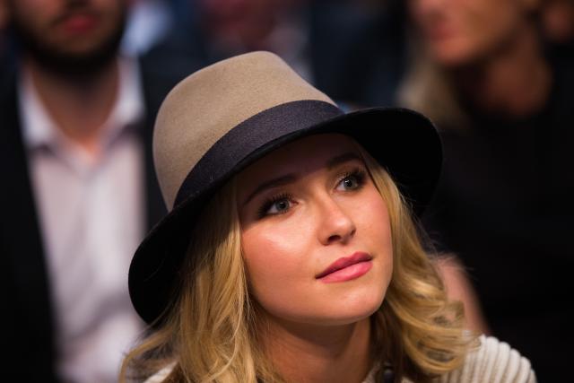 FILED - 29 November 2015, North Rhine-Westphalia, Duesseldorf: FILE PHOTO - US actress Hayden Panettiere, girlfriend of Ukrainian boxer Vladimir Klitschko, attends the world heavyweight title bout between Klitschko and Britain's Tyson Fury at the Esprit Arena in Duesseldorf. Photo: picture alliance / dpa