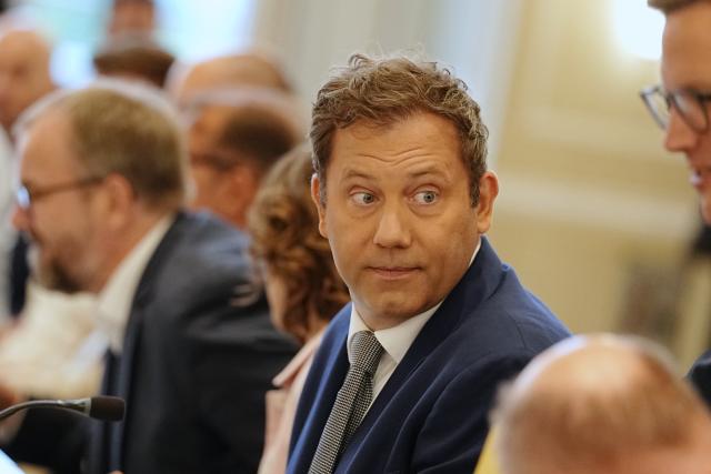 17 August 2026, Berlin: Lars Klingbeil, German Minister of Finance, Vice Chancellor, and Social Democratic Party (SPD) Federal Chairman, speaks at the Eastern Germany Industry Dialogue on "Start-ups and Scale-ups" at the Ministry of Finance. Photo: Kay Nietfeld/dpa