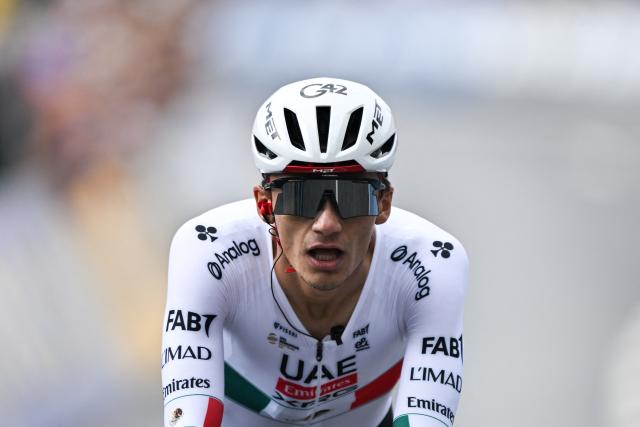 19 August 2026, Hesse, Bad Orb: Mexican cyclist Isaac Del Toro crosses the finish line of the 2.6 km individual time trial during the 2026 Tour of Germany cycling race in Bad Orb. Photo: Florian Wiegand/dpa