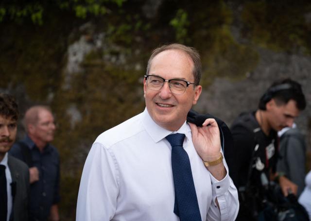 19 August 2026, Thuringia, Eisenach: Alexander Dobrindt (CSU), German Minister of the Interior, is taking a walk to Wartburg Castle near Eisenach in Thuringia.
During his summer tour, Dobrindt is visiting various emergency response teams in Thuringia and Hesse. Photo: Katharina Kausche/dpa