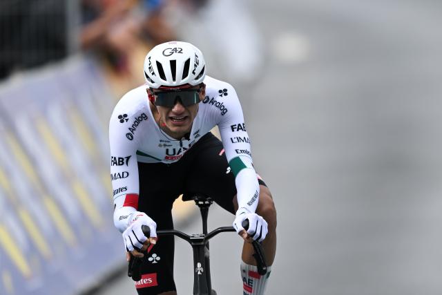 19 August 2026, Hesse, Bad Orb: Mexican cyclist Isaac Del Toro crosses the finish line of the 2.6 km individual time trial during the 2026 Tour of Germany cycling race in Bad Orb. Photo: Florian Wiegand/dpa
