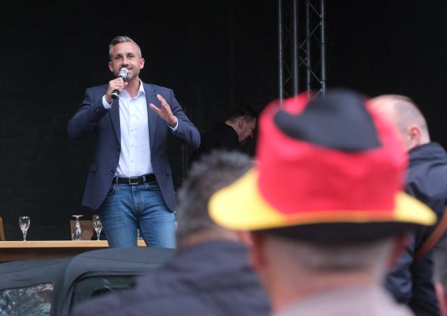 19 August 2026, Saxony-Anhalt, Dessau-Roßlau: Ulrich Siegmund, top candidate of the Alternative for Germany (AfD) for the state elections in Saxony-Anhalt, speaks at a campaign rally. Photo: Sebastian Willnow/dpa