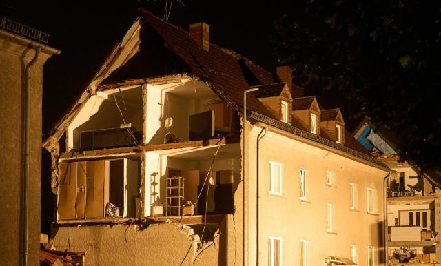19 August 2026, Rhineland-Palatinate, Hoehr-Grenzhausen: A view of a damaged house, after a thunderstorm hit the area, leaving several houses  severely damaged. Photo: Thomas Frey/dpa