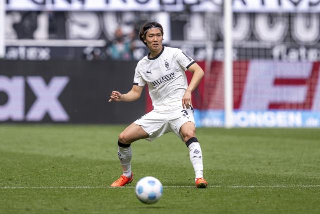 FILED - 17 May 2025, North Rhine-Westphalia, Mönchengladbach: FILE PHOTO - Gladbach's Ko Itakura in action during the German Bundesliga soccer match between Borussia Moenchengladbach and VfL Wolfsburg at Borussia-Park Stadium. Photo: David Inderlied/dpa