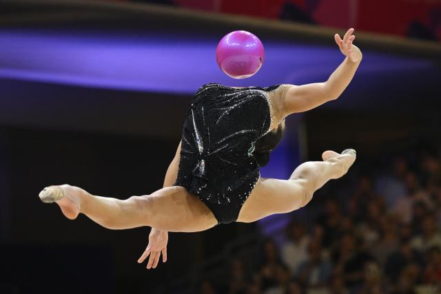 FILED - 16 August 2026, Hesse, Frankfurt am Main: Italy's Sofia Raffaeli in action during the women's rhythmic gymnastics ball final, at the 2026 World Championships in Frankfurt am Main. Photo: Marijan Murat/dpa