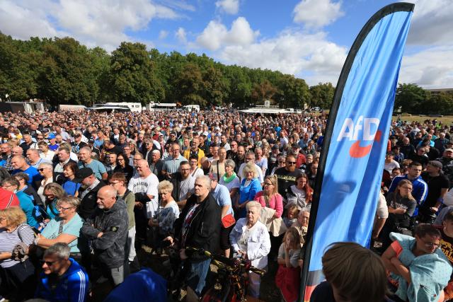 23 August 2026, Saxony-Anhalt, Quedlinburg: A view of more than 5,000 participants at a campaign rally featuring AfD lead candidate Ulrich Siegmund on a festival grounds in Quedlinburg. Saxony-Anhalt's AfD lead candidate, Siegmund, hosted a Simson motorcycle ride. More than 5,000 participants attended. Photo: Matthias Bein/dpa