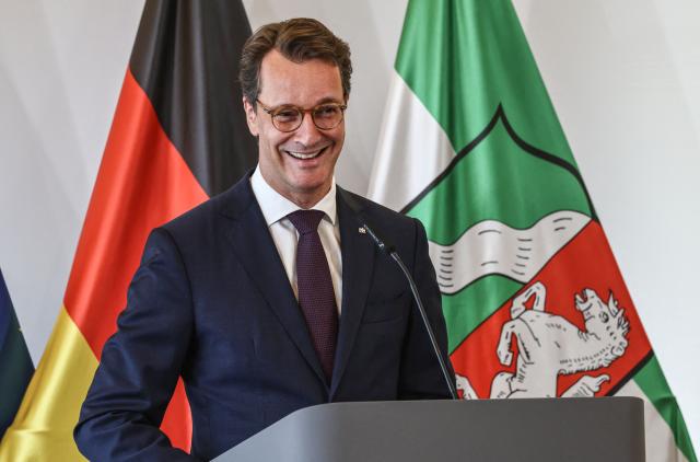 24 August 2026, North Rhine-Westphalia, Duesseldorf: Minister President of North Rhine-Westphalia Hendrik Wuest addresses the recipients of the State Order of Merit at the award ceremony. Photo: Oliver Berg/dpa