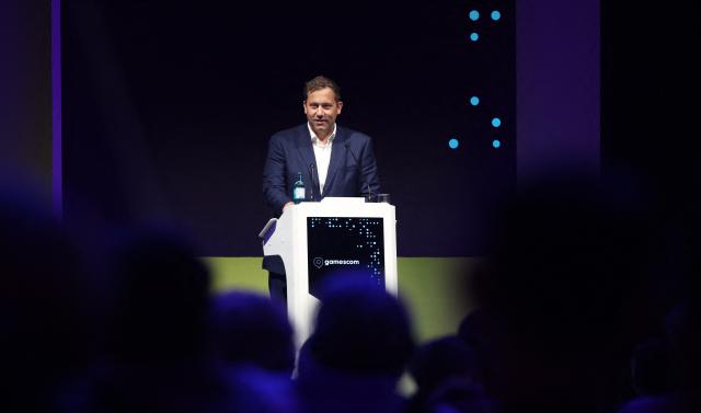 26 August 2026, North Rhine-Westphalia, Cologne: German Minister of Finance and co-chair of the Social Democratic Party of Germany (SPD) Lars Klingbeil speaks at the opening of the Gamescom trade show. Photo: Christoph Reichwein/dpa