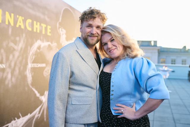 26 August 2026, Berlin: German actors Gisa Flake (R) and Knud Riepen pose on the terrace of the Bertelsmann Foundation for the opening of the UFA Film Nights. Photo: Annette Riedl/dpa