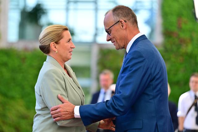 27 August 2026, Berlin: German Chancellor Friedrich Merz (R) welcomes Mette Frederiksen, Prime Minister of Denmark, to a small EU summit on budget planning at the Federal Chancellery. At the Federal Chancellery in Berlin, the Chancellor is bringing together the heads of state and government of the countries that want to significantly reduce the budget proposal put forward by the European Commission for the years 2028 through 2034. Photo: Sebastian Gollnow/dpa