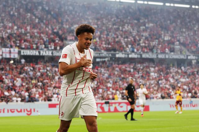 27 August 2026, Baden-Wuerttemberg, Freiburg im Breisgau: Freiburg's Derry Scherhant celebrates scoring his side's first goal during the UEFA Europa Conference League Round 4 Second Leg soccer match between SC Freiburg and FC Motherwell at Europa-Park Stadium. Photo: Philipp von Ditfurth/dpa