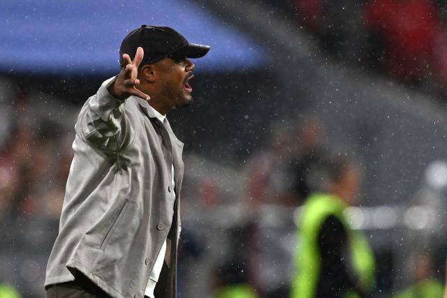 28 August 2026, Bavaria, Munich: Bayern Munich coach Vincent Kompany gestures on the sideline during the German Bundesliga soccer match between FC Bayern Munich and VfB Stuttgart at Allianz Arena. Photo: Sven Hoppe/dpa - WICHTIGER HINWEIS: Gemäß den Vorgaben der Bundesliga bzw. des DFB Deutscher Fußball-Bund ist es untersagt, in dem Stadion und/oder vom Spiel angefertigte Fotoaufnahmen in Form von Sequenzbildern und/oder videoähnlichen Fotostrecken zu verwerten bzw. verwerten zu lassen.