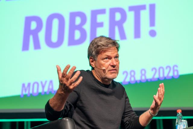 28 August 2026, Mecklenburg-Western Pomerania, Rostock: Former German Vice Chancellor Robert Habeck speaks at a campaign rally for the Greens ahead of the state election in Mecklenburg-Western Pomerania. Photo: Ulrich Perrey/dpa